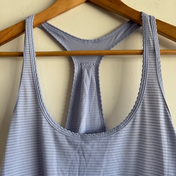 Lululemon 105 F Singlet Heathered Lavender Dusk size medium - Picture 2 of 4